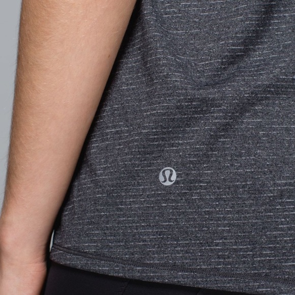 lululemon Clip-In Tank Size 6 - Picture 13 of 14
